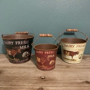 3 farmhouse buckets